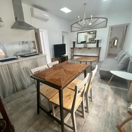 Anticuario En El Teatro Falla Apartment