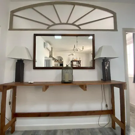 Anticuario En El Teatro Falla Apartment