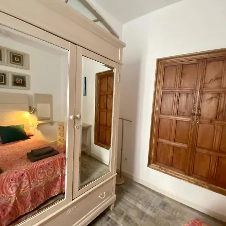 Anticuario En El Teatro Falla 아파트 카디스